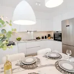 Eleni Luxury Lägenhet *